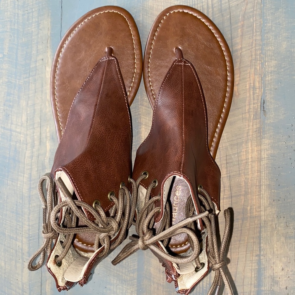 Flat Sandals!